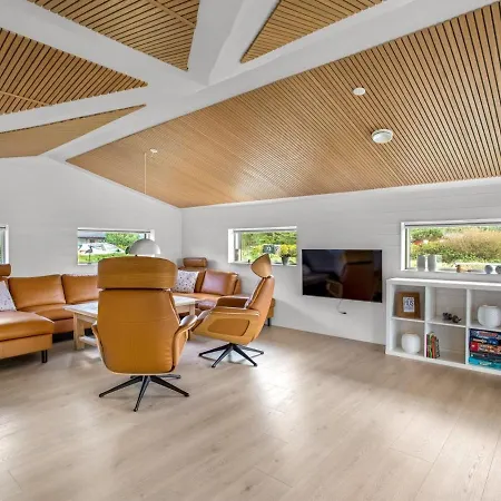 Holiday Christl - 1km From The Sea In Western Jutland By Interhome *