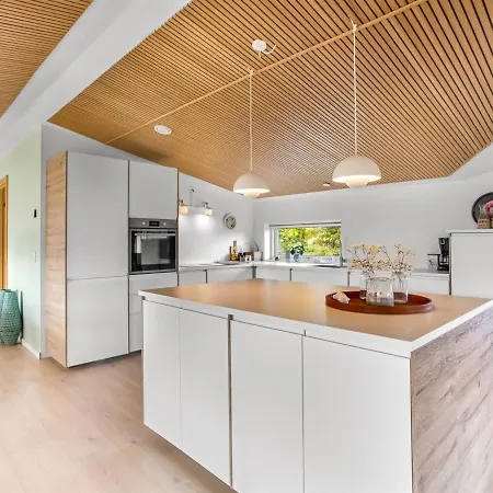 Holiday Christl - 1km From The Sea In Western Jutland By Interhome *
